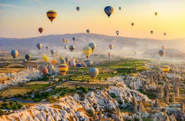 رحلة المنطاد في كبادوكيا