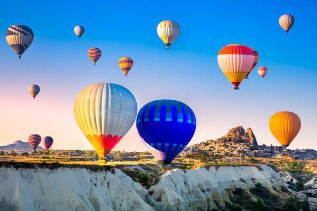 رحلة المنطاد في كبادوكيا
